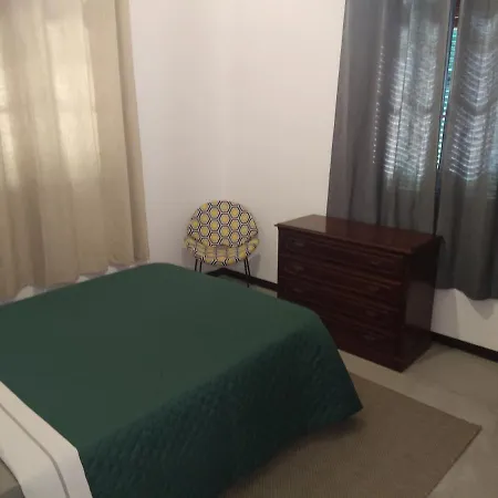 Feriehus Bus Stop House 84