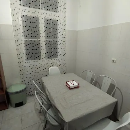 בית נופש Bus Stop House 84