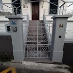 Bus Stop House 84 * Funchal (Madeira)