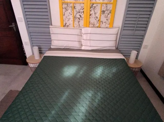 Сasa de vacaciones Bus Stop House 84 *